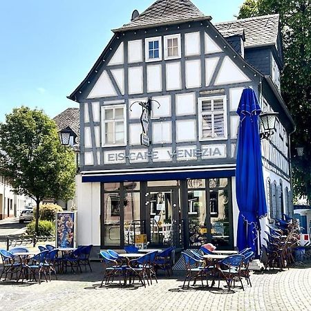 Tiny Apartment With Spacious Terrace On The Rhine Neuwied Bagian luar foto